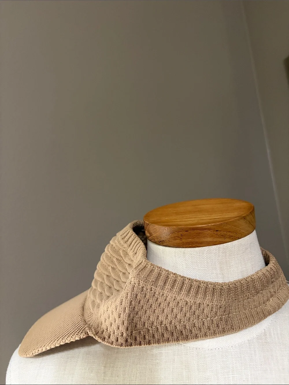 2 stretchy Knit Visors tan/Camel and light gray